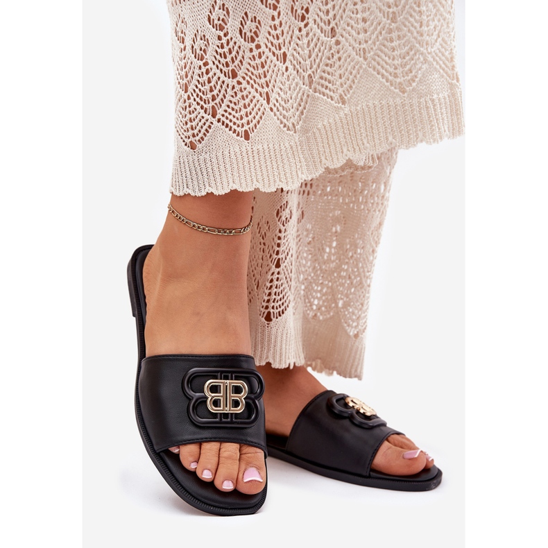 Flip Flip Flip Flip Flip con un detalle decorativo Negro 1