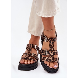 Sandalias de cuero ecológica para mujeres con abrazaderas de hebilla de leopardo beige 3