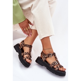 Sandalias de cuero ecológica para mujeres con abrazaderas de hebilla de leopardo beige 7