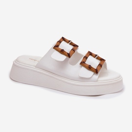 Zapatillas para mujeres de cuero ecológica en la plataforma con hebillas blancas blanco 4