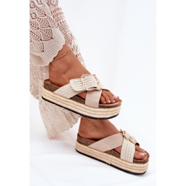 Zapatillas para mujeres en la plataforma con trenza y la abrazadera dorada beige 6