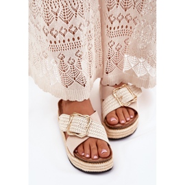 Zapatillas para mujeres en la plataforma con trenza y la abrazadera dorada beige 4