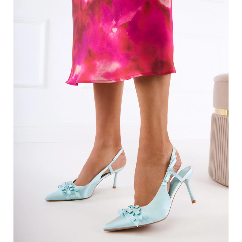 Bombas verdes en un alfiler con arcos 1 Bombas verdes en un alfiler con arcos 1