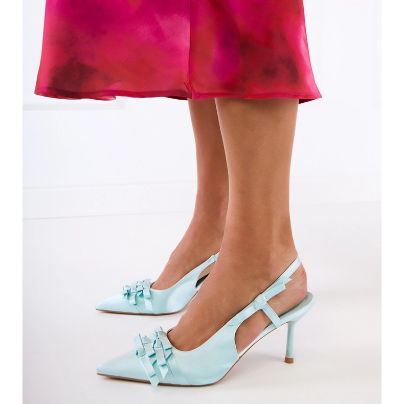 Bombas verdes en un alfiler con arcos 2 Bombas verdes en un alfiler con arcos 2