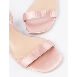 Sandalias de color rosa claro en el poste rosado 1 Sandalias de color rosa claro en el poste rosado 1