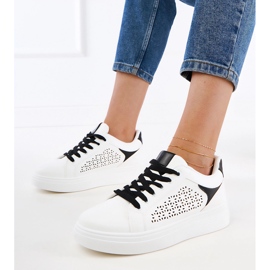 Zapatillas blancas con insertos negros en la plataforma blanco 1 Zapatillas blancas con insertos negros en la plataforma blanco 1