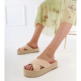 Beige Apartrilles con rayas en la plataforma 1 Beige Apartrilles con rayas en la plataforma 1