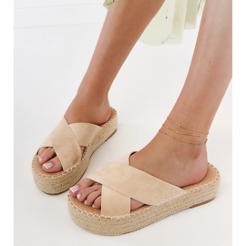 Beige Apartrilles con rayas en la plataforma 2 Beige Apartrilles con rayas en la plataforma 2