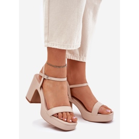 Sandalias de cuero ecológica en el post beige 8
