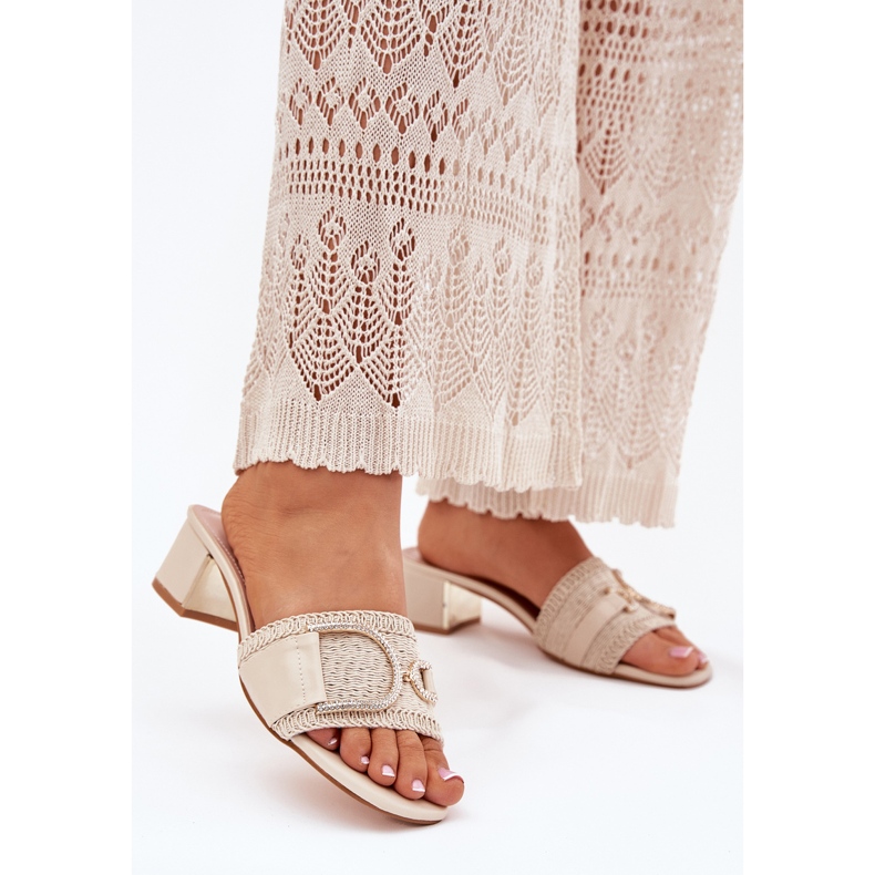 Tacones altos de las mujeres con un detalle decorativo BEIGE 2