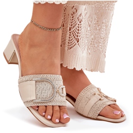 Tacones altos de las mujeres con un detalle decorativo BEIGE 10