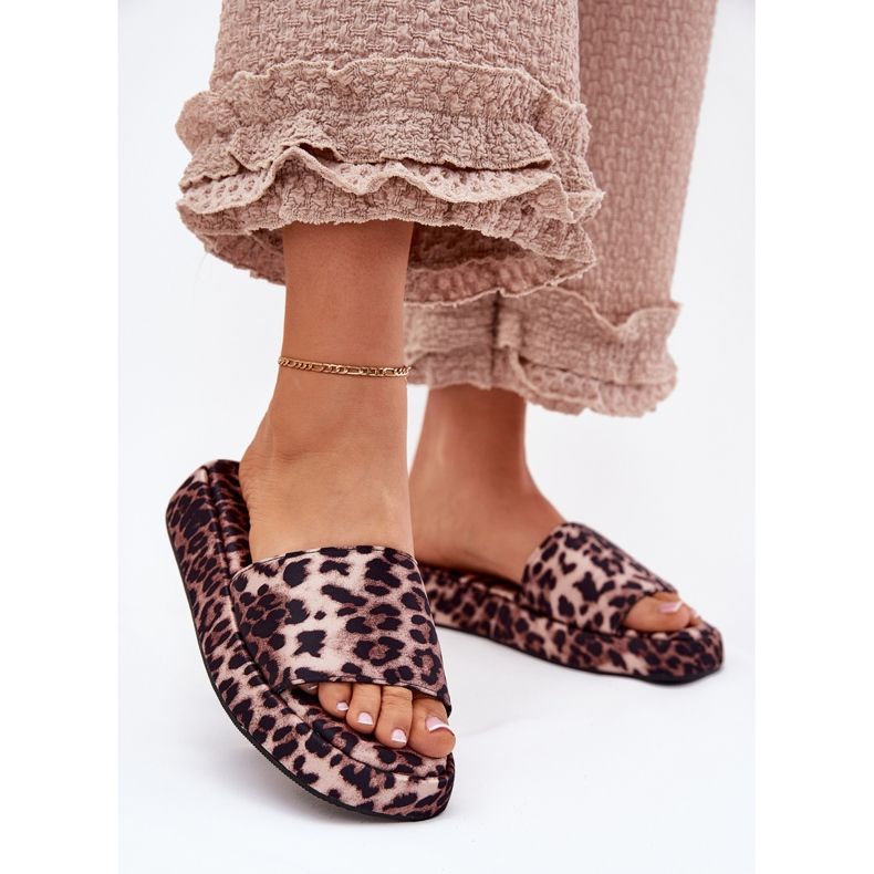 Flip Flip Flip Flip en la plataforma Leopardo marrón 2