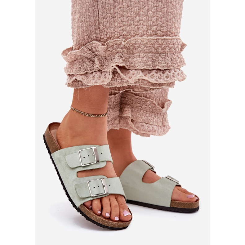 Flip Flip Flip Flip en las pinzas de menta de la plataforma de corcho verde 1