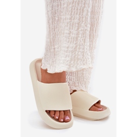 Zapatillas de espuma ligera de mujeres en una suela de ECRU gruesa blanco 1 Zapatillas de espuma ligera de mujeres en una suela de ECRU gruesa blanco 1