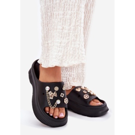 Flip de espuma para mujeres con alfileres dorados Pins negros 1