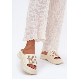 Flip de espuma de mujer con alfileres dorados Mendigo ligero beige 2