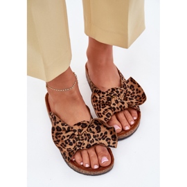 Chanclas para mujeres en una suela de corcho con un tazón de arco marrón 5
