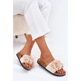 Chanclas para mujeres en una suela de corcho con flores decorativas beige 7
