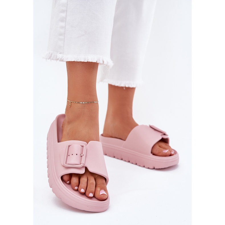 EVento Zapatillas de espuma para mujeres en la plataforma con una hebilla rosa 2