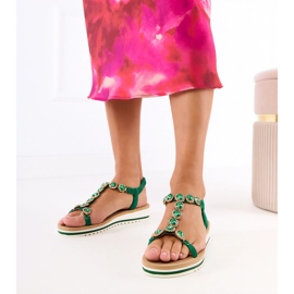 Sandalias verdes decoradas con circonitas 1