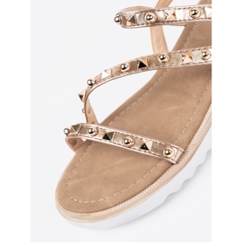 Sandalias de mujeres doradas con tachuelas dorado 4