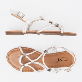 Sandalias blancas de flip -flops con decoraciones blanco 5