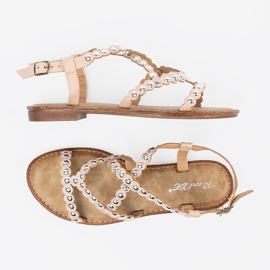Sandalias beige decoradas con diamantes de imitación 3