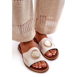 Zazoo 2938 Chanclas de Piel con Tacón Plano y Adorno Dorado, Cepillado blanco 3