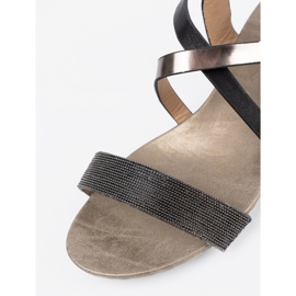 Shelvt Sandalias de cuña negra con una correa decorada negro 4