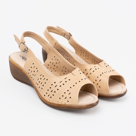 Shelvt Sandalias cuña caladas beige 4