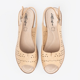 Shelvt Sandalias cuña caladas beige 3