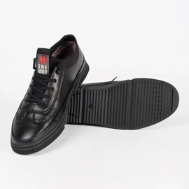 Zapatos deportivos negros aislados 5