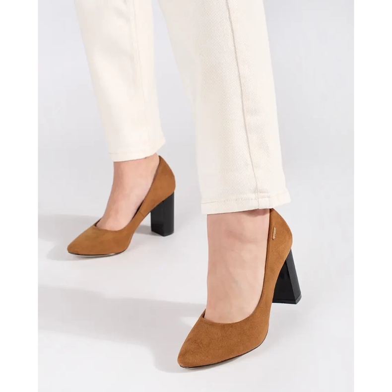 Goodin Bombas marrones en el pilar marrón 2