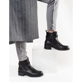 Botas negras de baja tina decoradas con tiras negro 1