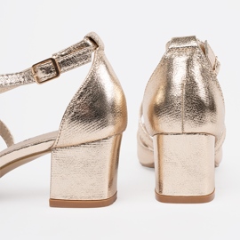 Goodin Sandalias de oro en un poste bajo dorado 6