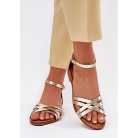 Sandalias de cuero para mujer plana Maciejka 07029-25 PLN dorado 3