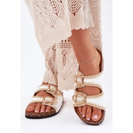 Chanclas para mujeres de crochet con hebillas doradas hebillas blancas blanco 3