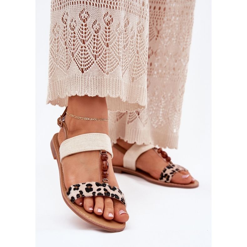Sandalias de mujer planas con cuentas de cuentas beige 2 Sandalias de mujer planas con cuentas de cuentas beige 2