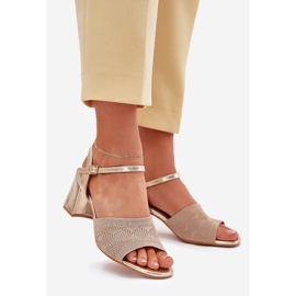Sandalias de mujeres con tacones dorados Tacones de oro 1