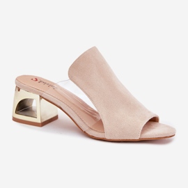 Chanclas para mujeres en el pilar dorado beige de luz 4