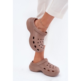 Flip de espuma de mujer en la enorme suela Big Star RR274A121 Beige oscuro 3