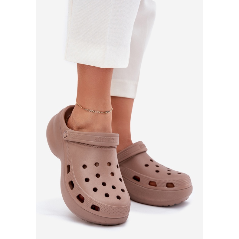 Flip de espuma de mujer en la enorme suela Big Star RR274A121 Beige oscuro 1