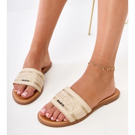Chanclas doradas con una correa bordada dorado 3