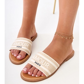 Chanclas beige con una correa bordada 3