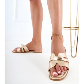 Flip dorados -flops con recortes en el cinturón y decoración dorada 4