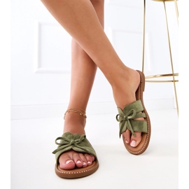 Chanclas verdes con arco y decoración en los bordes 6