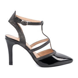 Bombas negras en un tacón alto negro 2 Bombas negras en un tacón alto negro 2