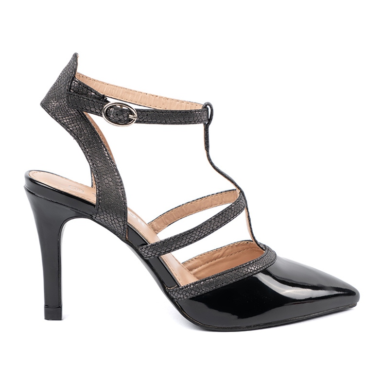 Bombas negras en un tacón alto negro 2 Bombas negras en un tacón alto negro 2