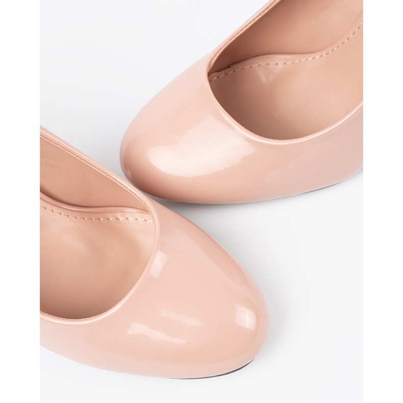 Seastar Bombas de color beige ligero en el poste 1