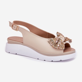 Sandalias de cuero para mujeres con una cuña con un arco beige Zazoo 1882 4